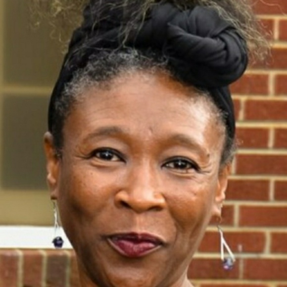 Meet your Posher, Deborah - Picture 1 of 1